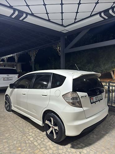 додж калибр: Honda Fit: 2008 г., 1.5 л, Вариатор, Бензин, Хэтчбэк — 4