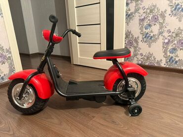 мотоцикл для детей: Uşaq elektrik skuteri – mini chopper dizaynı - Rəng: qırmızı-qara -