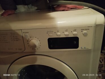 Paltaryuyan maşınlar: Paltaryuyan maşın Indesit, 5 kq, Avtomat