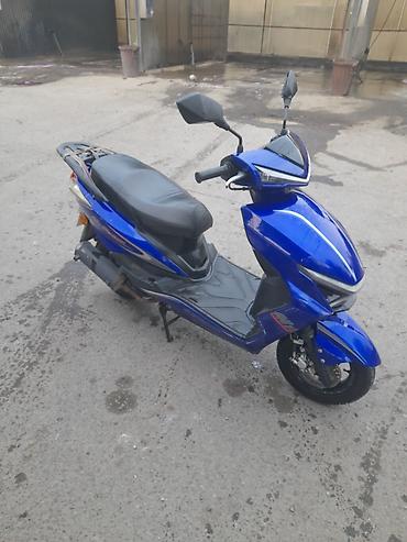 полики для скутера: Скутер Jinling / Suzuki M12 в ярком синем цвете. Компактный городской — 4