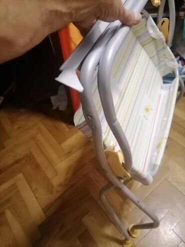 Ostali dečiji nameštaj: Postolje sklapajuće za presflačenje male bebe. Nije pocepano
 Mirjevo — 3