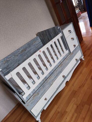 taxta biti nece mehv etmek olar: Для девочки и мальчика, Четырехугольная, Колыбель, Без бортиков, С матрасом, Без механизма качания