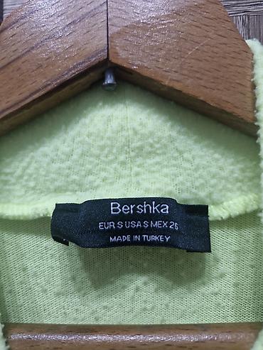 Džemperi, kardigani: Bershka ženski džemper polurolka neon svetlo žute-zelene boje. Dobro — 3