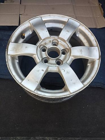 Литой автомобильный диск, серебристый, 6-спицевый. R15 только один шт