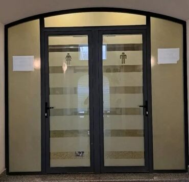 Tikinti işləri: Şüşə ofi̇s və otağ lar üçün ara kəsmə. Kəyfi̇yyatli̇. Sərfəli̇ — 10