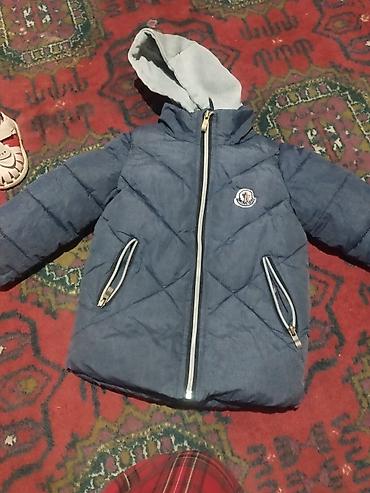 Верхняя одежда: Детская стёганая куртка с капюшоном - Бренд: Moncler (ярлык внутри — 1