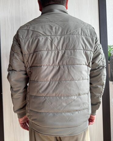 Куртки: Мужская утеплённая стильная куртка. Хорошее качество. Имеются все — 4