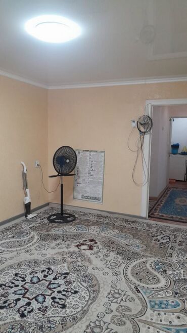 продается комната гостиничного типа: Продаю 2х комнатную квартиру, район гостиницы, дом из 5ти этажей, 3й