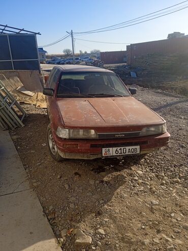 Toyota: Toyota Camry: 1989 г., 2.2 л, Механика, Бензин, Универсал