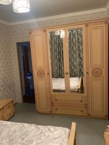 сейф офисный: Кийим салуучу шкаф, Түз, Жыгач