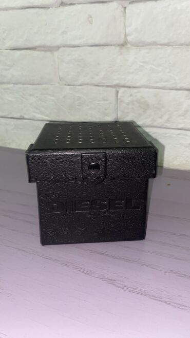 ətir qutusu: DIESEL Qara Qutu