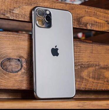 Apple iPhone: IPhone 11 Pro, Б/у, 256 ГБ, Matte Silver, Зарядное устройство, Защитное стекло, Чехол, 71 %