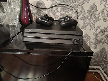 iphon 4: Ps4 Pro 1 TB Proşıfka Model 2 Joystick 2 Usb Şarj Kabel 4K Görüntü Ev — 3
