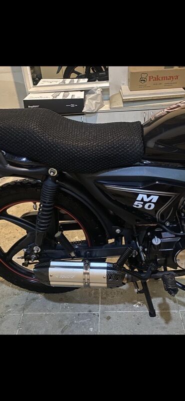 Digər aksesuarlar: Motopumda olan "M 50" markalı motosiklet üçün nəzərdə tutulmuş, titan