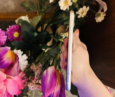 Компьютеры, ноутбуки и планшеты: IPhone 11, Белый