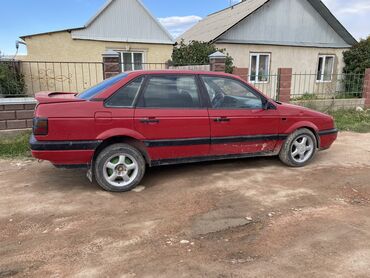 авто ууна: Volkswagen Passat: 1989 г., 1.8 л, Механика, Бензин, Седан