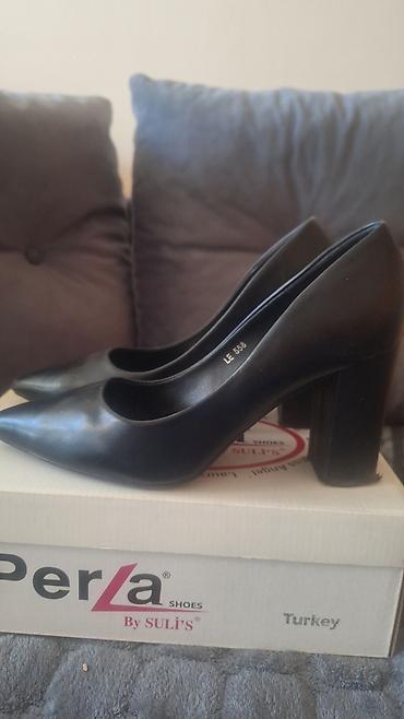cipele za svečane prilike: Salonke crne mat koza br. 40, stabilna peta, kao nove par puta obucene — 2