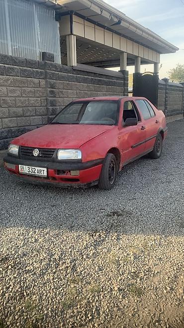 Volkswagen Vento: 1993 г., Седан