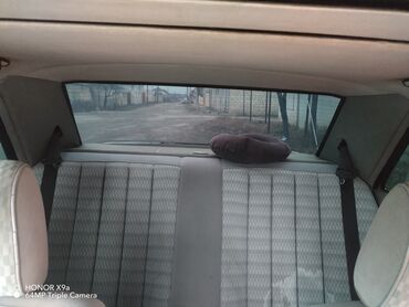 Mercedes-Benz: Mercedes-Benz 190 (W201): 1.8 l | 1992 il Sedan — 12