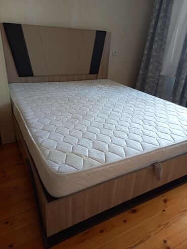 taxt matraslari: Б/у, Двуспальная кровать, Без подьемного механизма, С матрасом, Без выдвижных ящиков