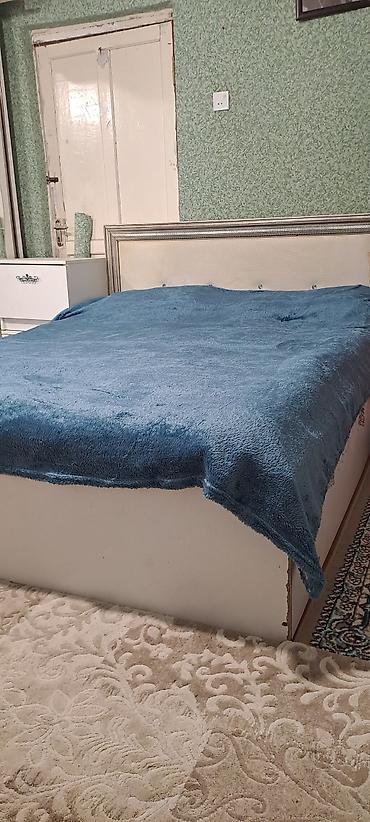 pulsuz ev əsyalari: Yataq otağı dəsti Tərkibi: - İki nəfərlik çarpayı – yumşaq başlıq, ağ — 2