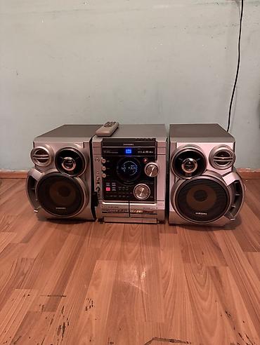 sonifer sf 5018: Samsung mini Hi‑Fi musiqi mərkəzi (komplekt: əsas blok, 2 akustik — 1