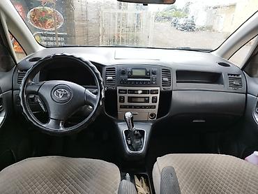 Toyota Corolla Verso: 2003 г., 1.6 л, Механика, Бензин, Минивэн — 4