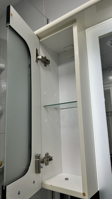 куплю морозилку б у: Hamam Şkafı Satılır Təzə kimidir, ideal vəziyyətdədir. Yan şkaflar