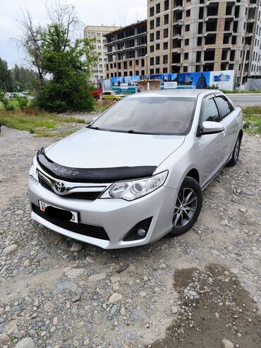 продаю в связи переездом: Toyota Camry: 2014 г., 2.5 л, Типтроник, Бензин, Седан