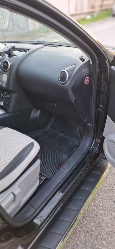 Nissan: Nissan Qashqai: 2 l | 2013 il Krossover — 9