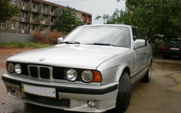 варианты авто: BMW 520: 1992 г., 2 л, Механика, Бензин, Хэтчбэк