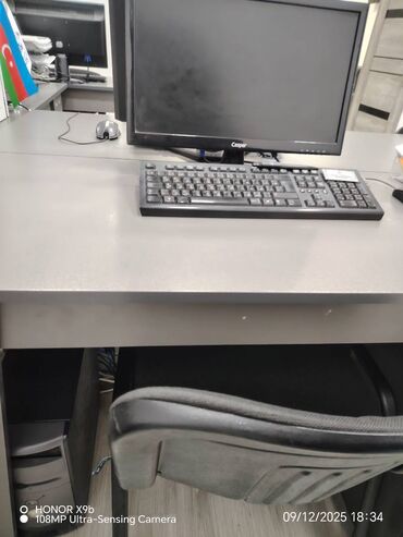 Masaüstü kompüterlər və iş stansiyaları: Masaüstü kompüterlər işləkdir. 6 ədəd PC, 6 ədəd monitor, 6 ədəd — 16