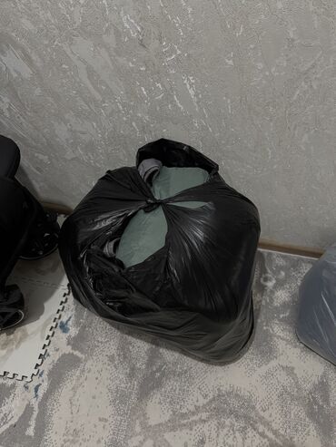 сколько стоит сникерс в бишкеке: Отдам даром нуждающей. Куртка пальто и еще одежда Женская одежда. Лет