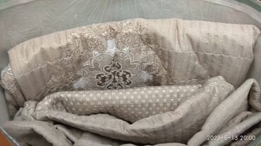ткани сатина для постельного белья: Покрывало Стеганое также дополнит интерьер гостиной, послужит как