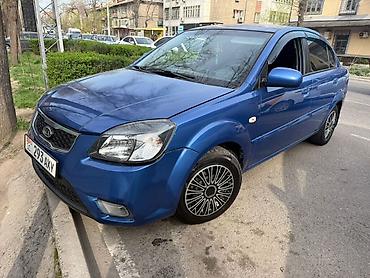 амартизаторы: Kia Rio: 2011 г., 1.4 л, Автомат, Бензин, Седан — 2