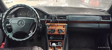вдоль реки: Mercedes-Benz E-Class: 1994 г., 2 л, Механика, Седан — 3