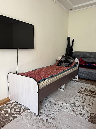 bunk bed: Односпальная кровать с прямыми изголовьем и изножьем. - Размер — 3