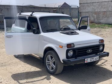 ВАЗ (ЛАДА): ВАЗ (ЛАДА) 4x4 Нива: 2015 г., 1.7 л, Механика, Бензин, Внедорожник
