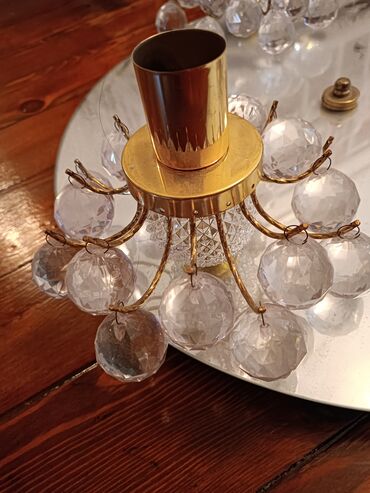 чешские хрустальные люстры: Люстра зеркальная, диаметр 55 см
отдам за шоколадку :)