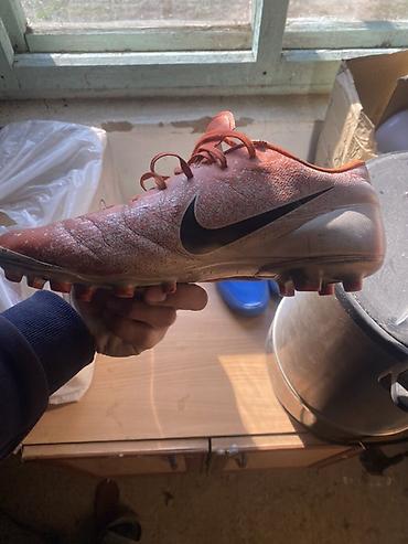 обувь из европы: Футбольные бутсы Nike (шнуровка), сороконожки/шиповки для натурального — 1