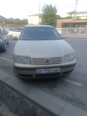 Volkswagen: Volkswagen Bora: 2001 г., 1.6 л, Автомат, Бензин, Седан