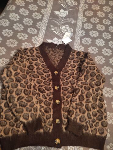 sumqayitda jaket: Geyinilmiyib 35azn leopar