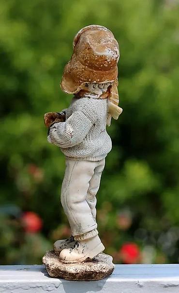 Figure: Vintage figura dečaka sa kapom i šalom 25 cm!. Prelepa figura dečaka u — 8