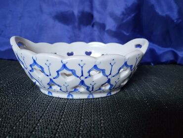 Ostalo posuđe: Porcelanska nova,vintaz korpica. Korpica bez ostecenja,sve na njoj — 2