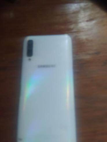 белая сборка пк: Samsung Galaxy A50, Б/у, 128 ГБ, цвет - Белый — 4