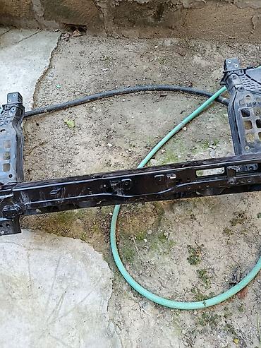 Hyundai Santafe 2013-2014 ön panel. sağ tərəf sınıb. üst dəmir və saol