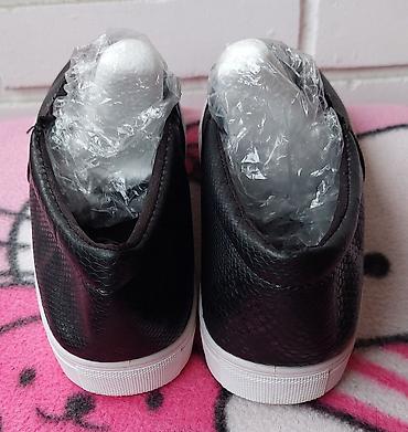 mona muski novcanici i kaisevi: Crne slip-on patike - Materijal gornjišta: sintetička koža sa — 4