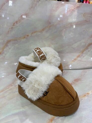 Ugg obuća: Ugg papuče, bоја - Bež, 38 — 5