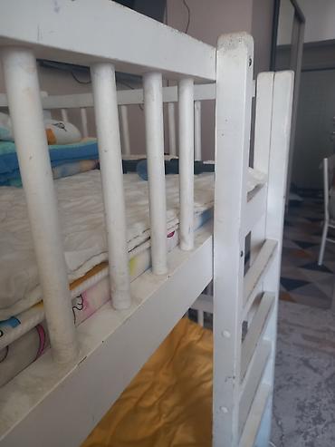2 ярус кровать: Двухъярусная детская кровать, Б/у, Натуральное дерево, цвет - Белый — 3
