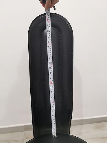 komode oglasi: Set od 6 trpezarijskih stolica – crne, kožne. - Materijal sedišta i — 6